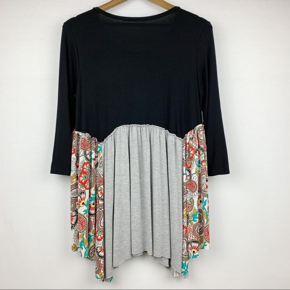 Boutique Brand Sol RHR Asymmetric Floral Blouse - Picture 7 of 13